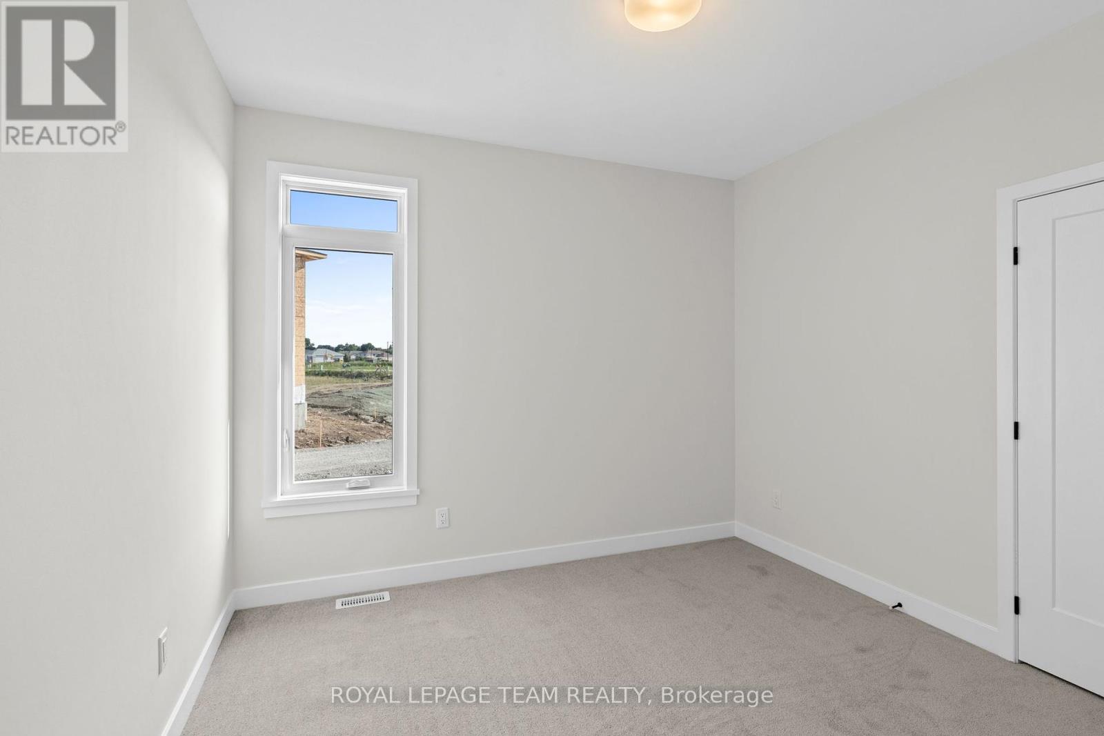 Photo 29 of 1076 Moore Street, Brockville ON