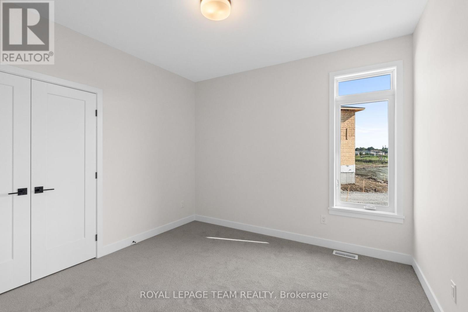 Photo 32 of 1076 Moore Street, Brockville ON
