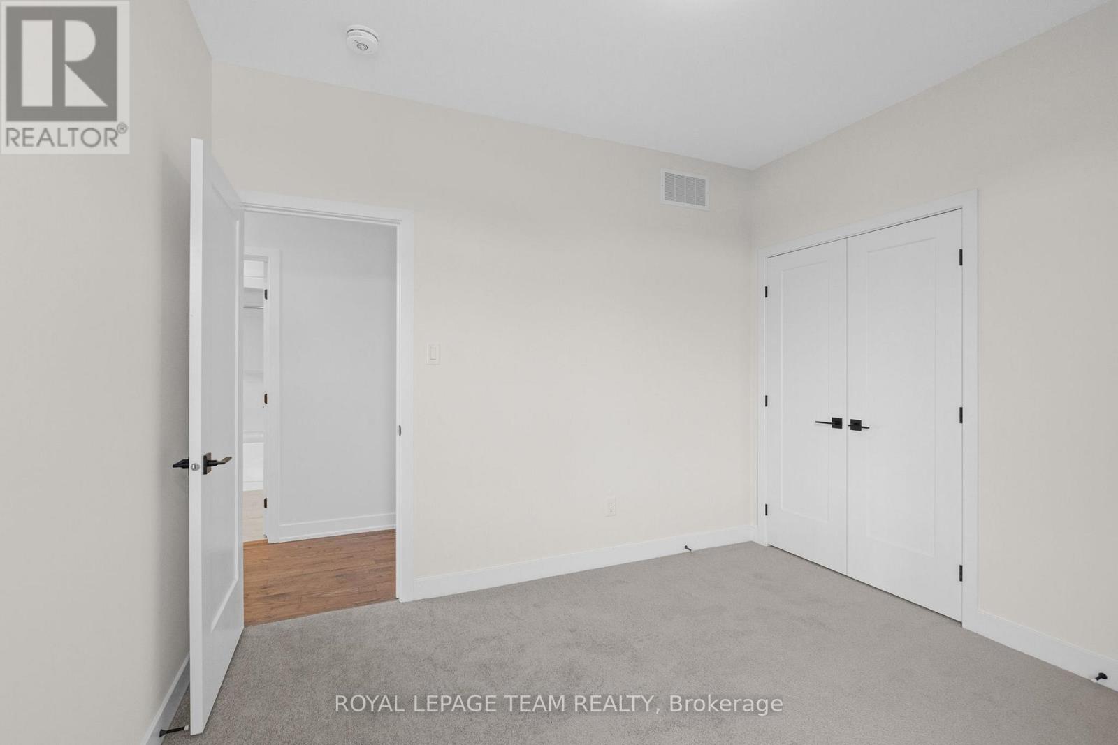Photo 33 of 1076 Moore Street, Brockville ON