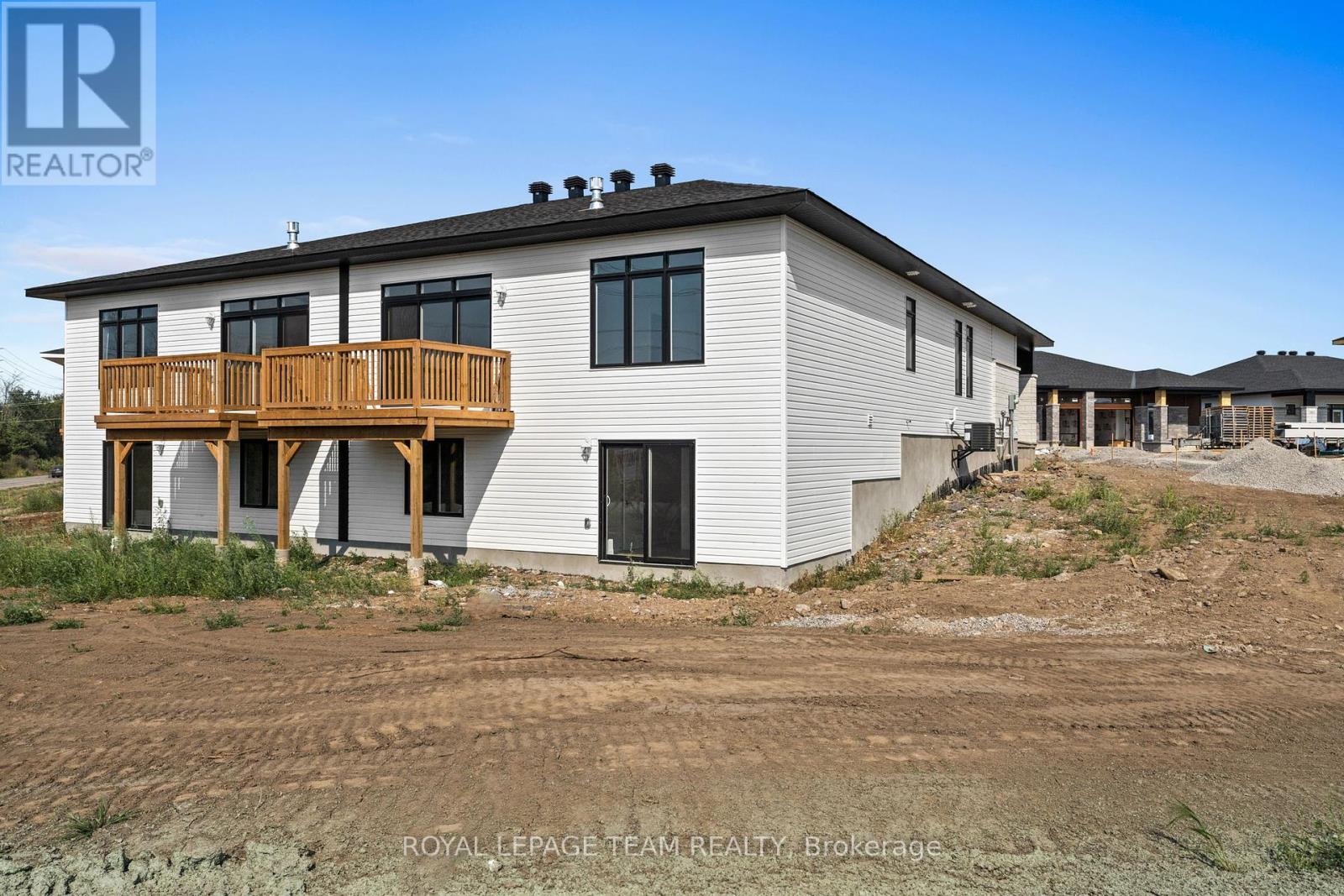 1076 MOORE STREET - 42
