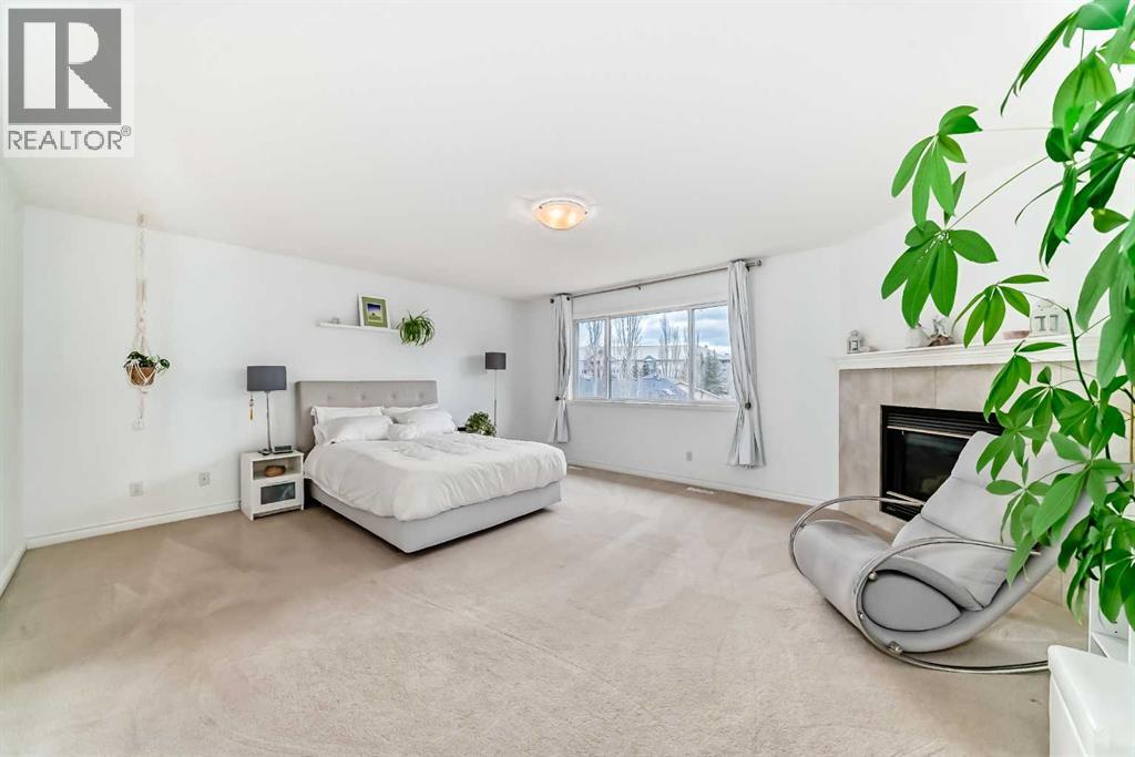 Single Family House for Sale in  Sierra Madre Court SW Signal Hill Calgary 