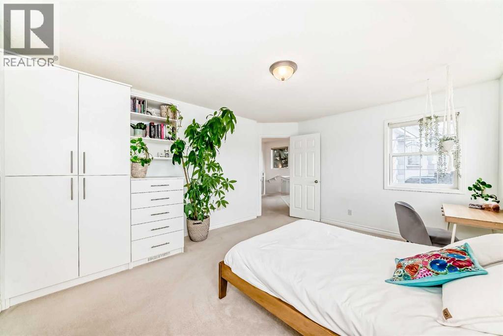 Single Family House for Sale in  Sierra Madre Court SW Signal Hill Calgary 