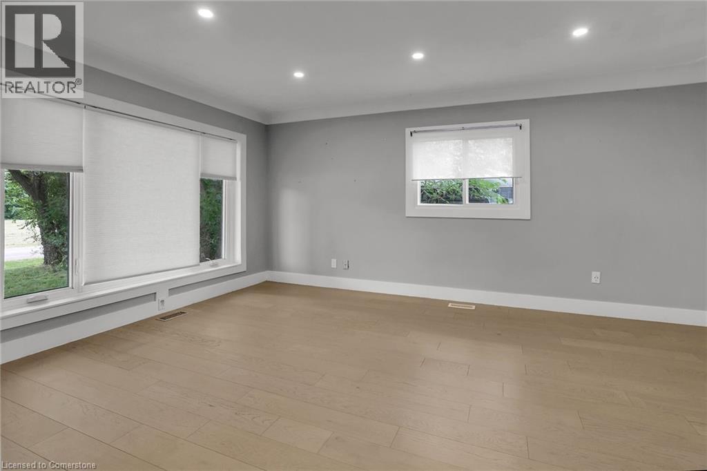 Photo 13 of 6 Lincoln Avenue, Grimsby ON