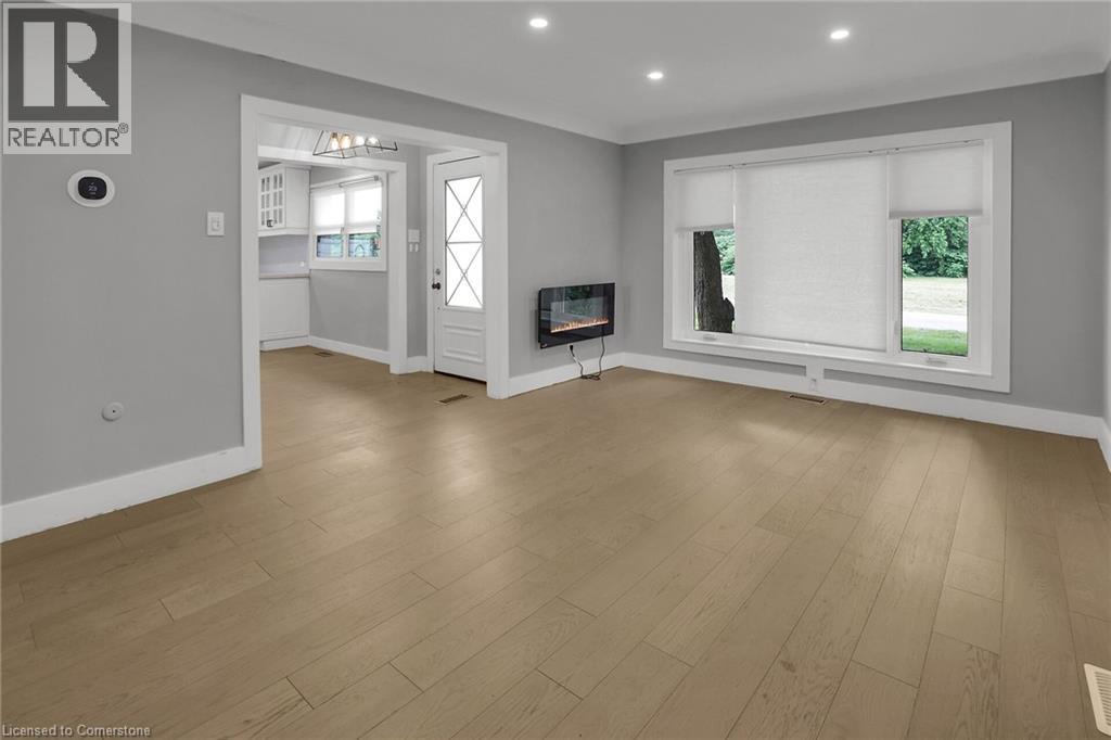 Photo 14 of 6 Lincoln Avenue, Grimsby ON