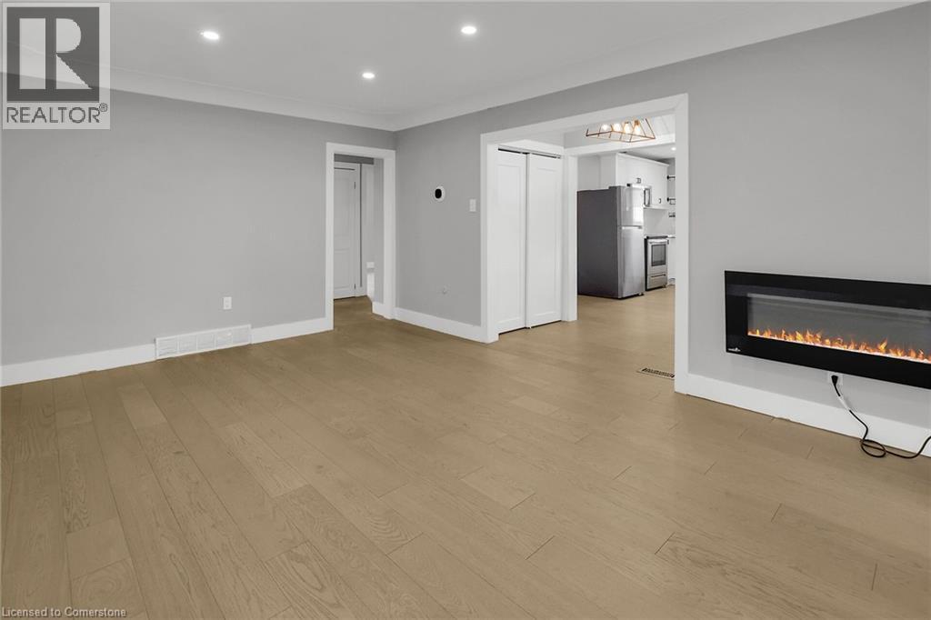 Photo 15 of 6 Lincoln Avenue, Grimsby ON