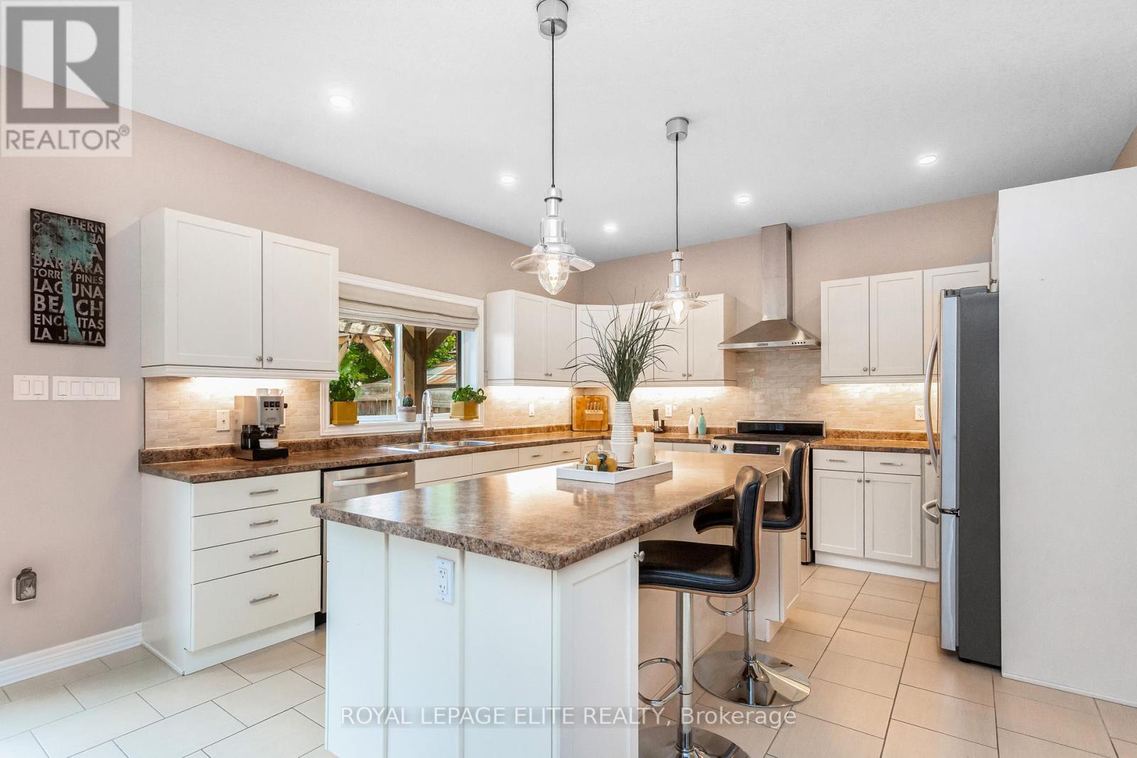 Photo 12 of 49 Preston Drive, Orangeville ON