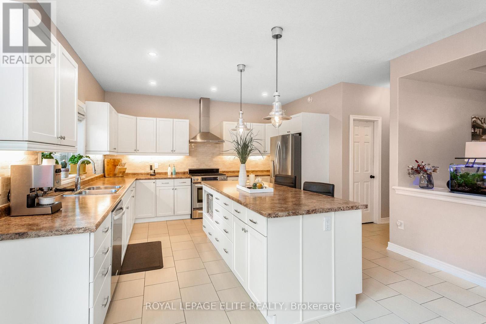 Photo 13 of 49 Preston Drive, Orangeville ON
