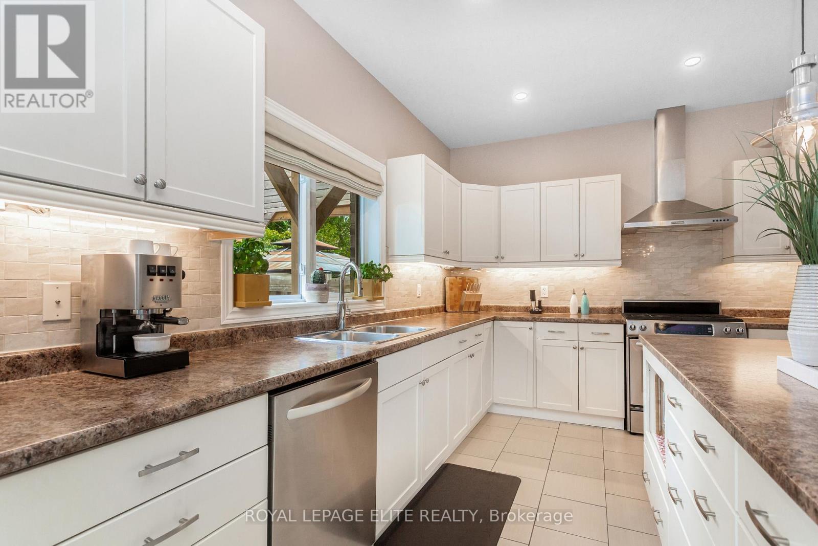 Photo 16 of 49 Preston Drive, Orangeville ON