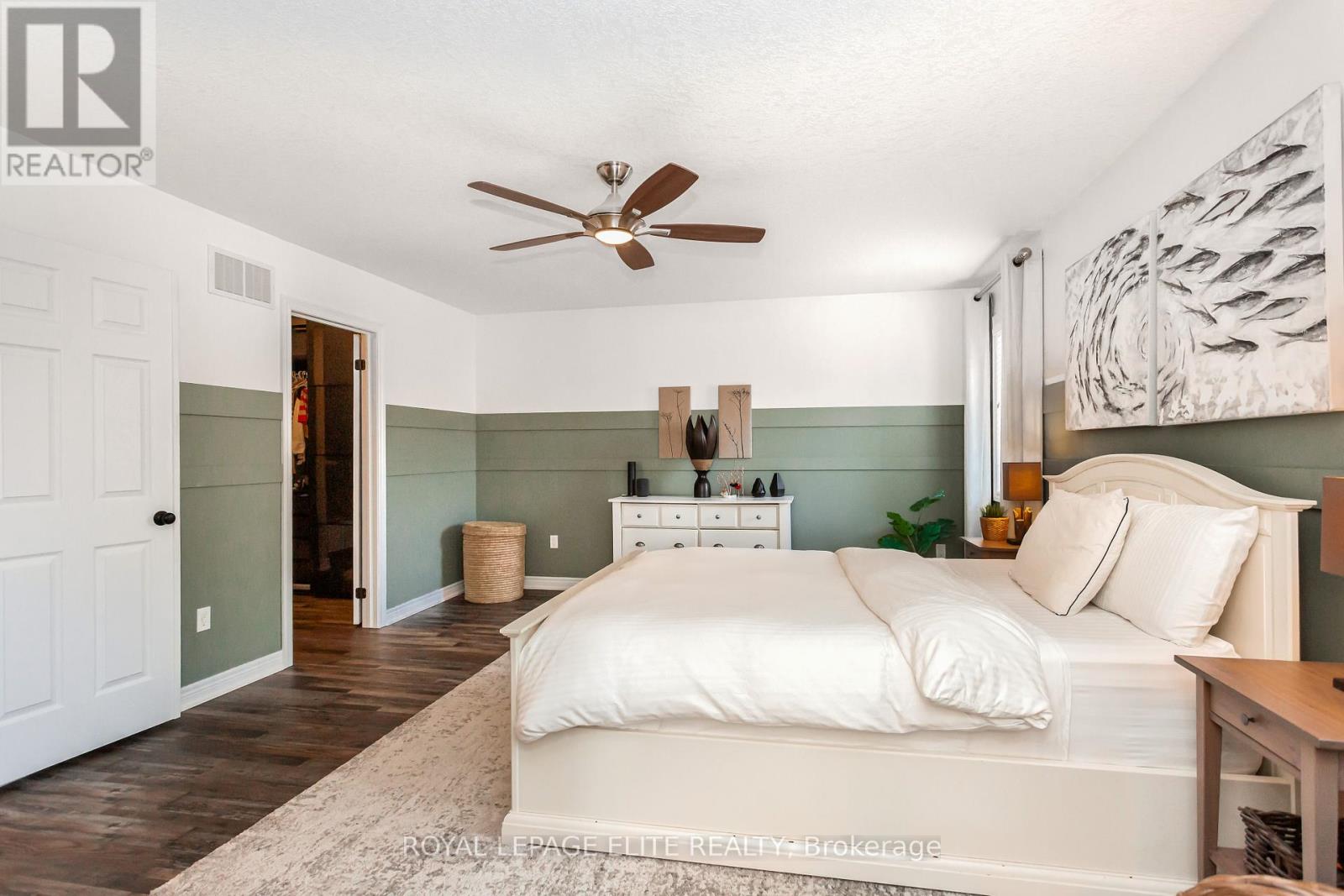 Photo 27 of 49 Preston Drive, Orangeville ON