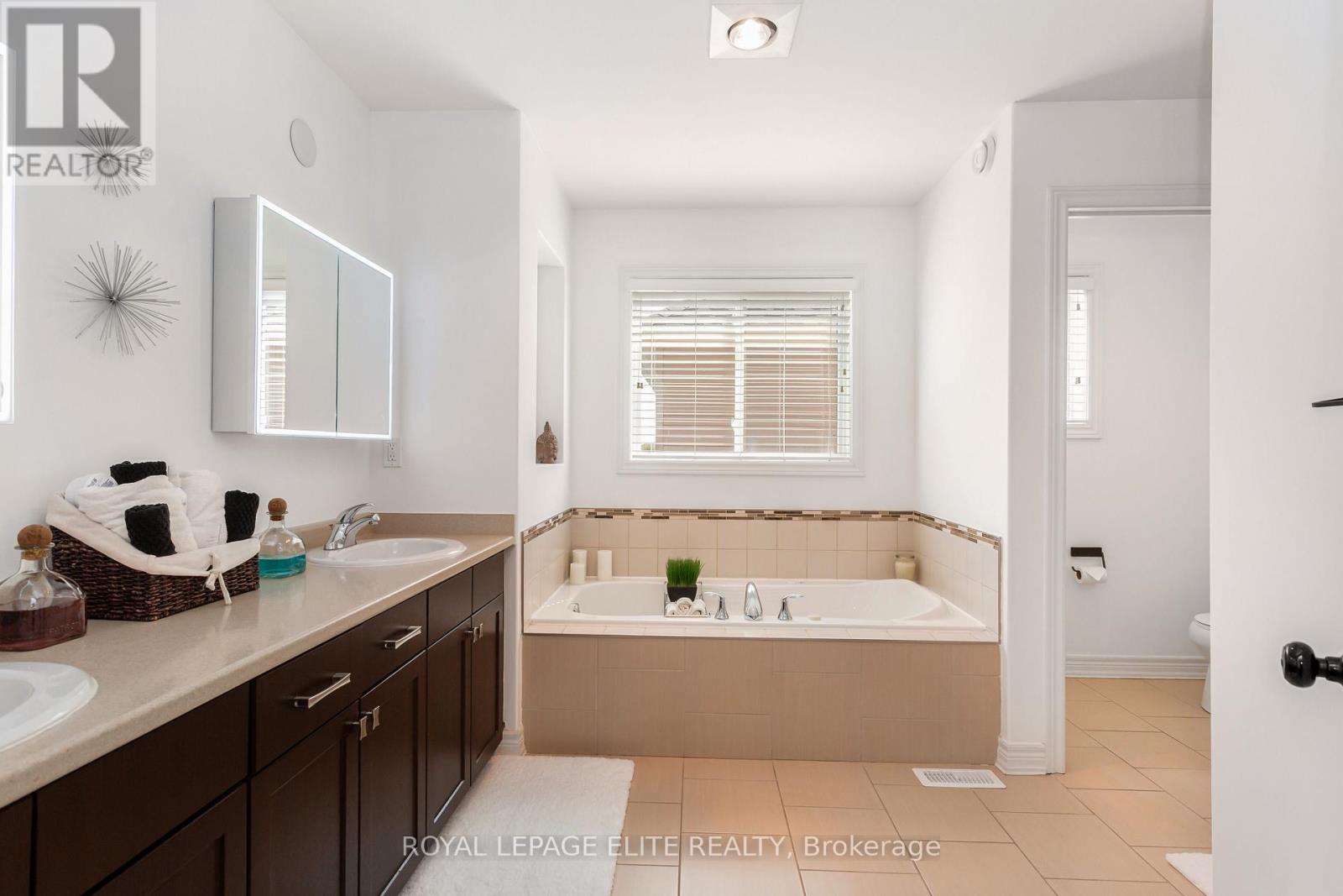 Photo 29 of 49 Preston Drive, Orangeville ON
