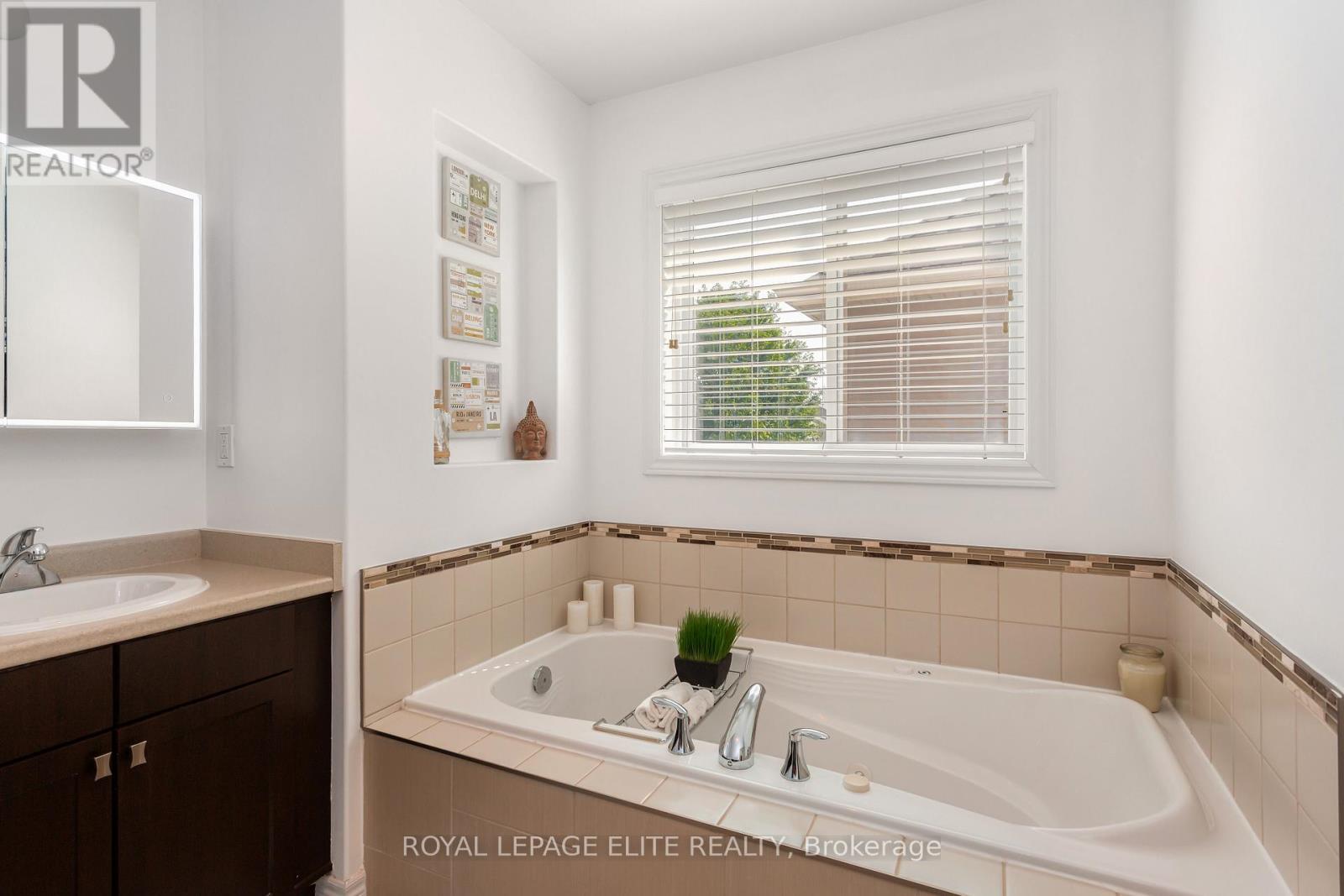 Photo 30 of 49 Preston Drive, Orangeville ON