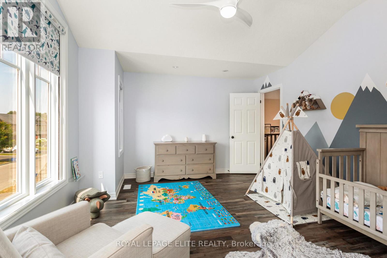 Photo 34 of 49 Preston Drive, Orangeville ON