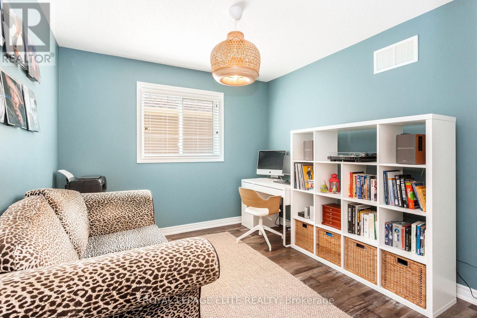 Photo 37 of 49 Preston Drive, Orangeville ON