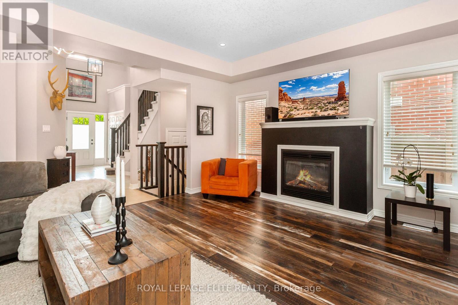 Photo 9 of 49 Preston Drive, Orangeville ON
