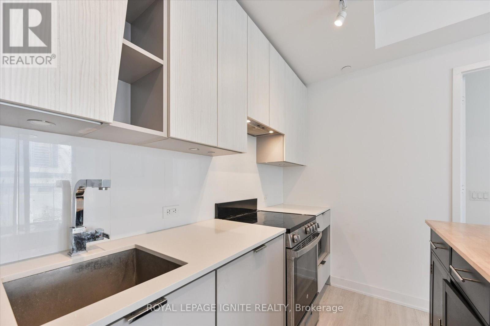 Photo 9 of 501 3883 Quartz Road, Mississauga ON
