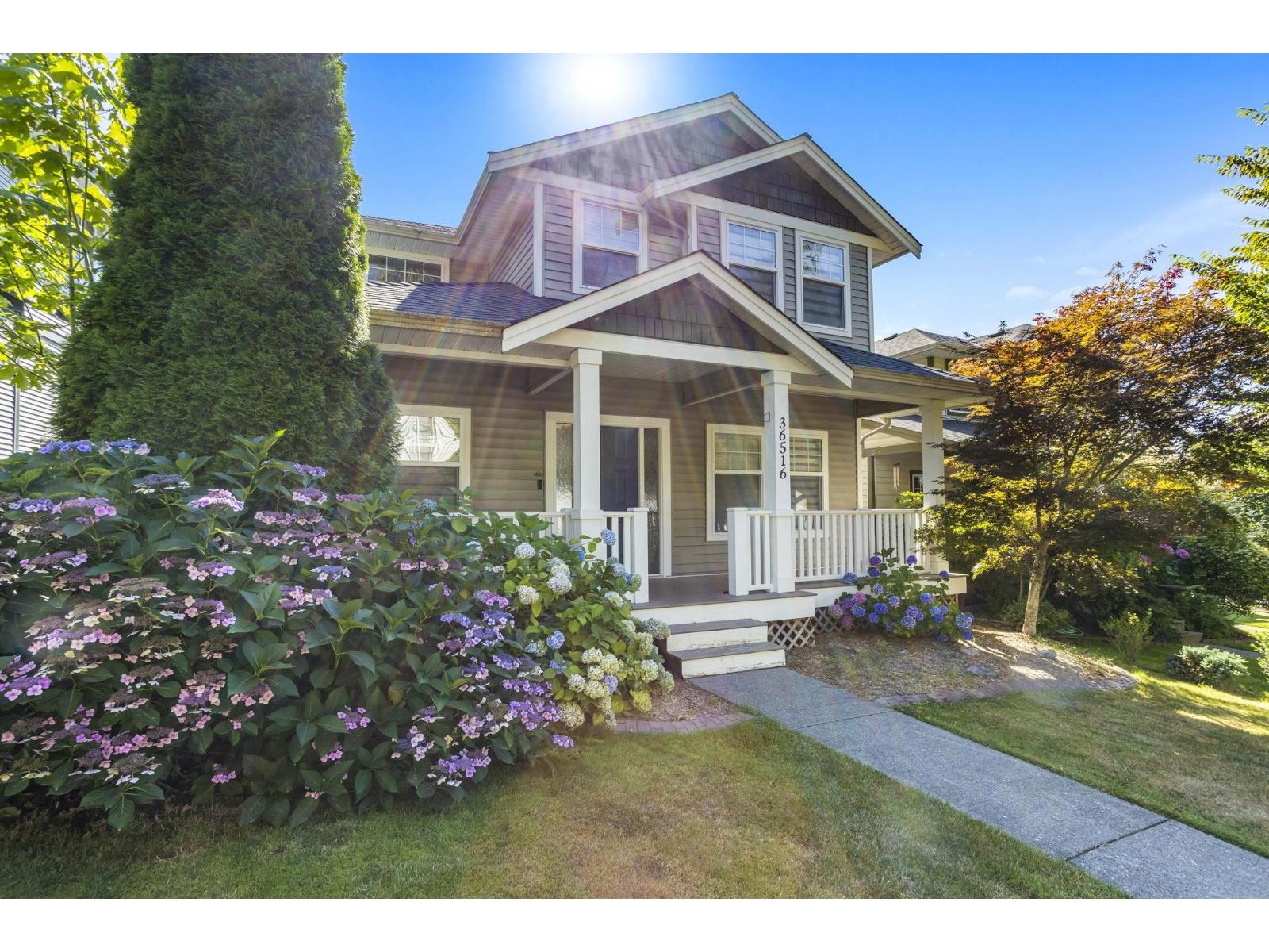 Photo 3 of 36516 Lester Pearson Way, Abbotsford BC