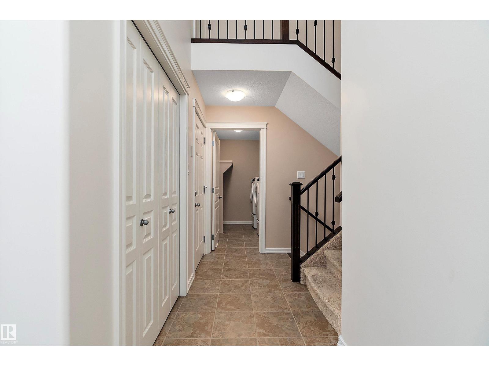 Photo 5 of 23 2815 34 Av Nw, Edmonton AB