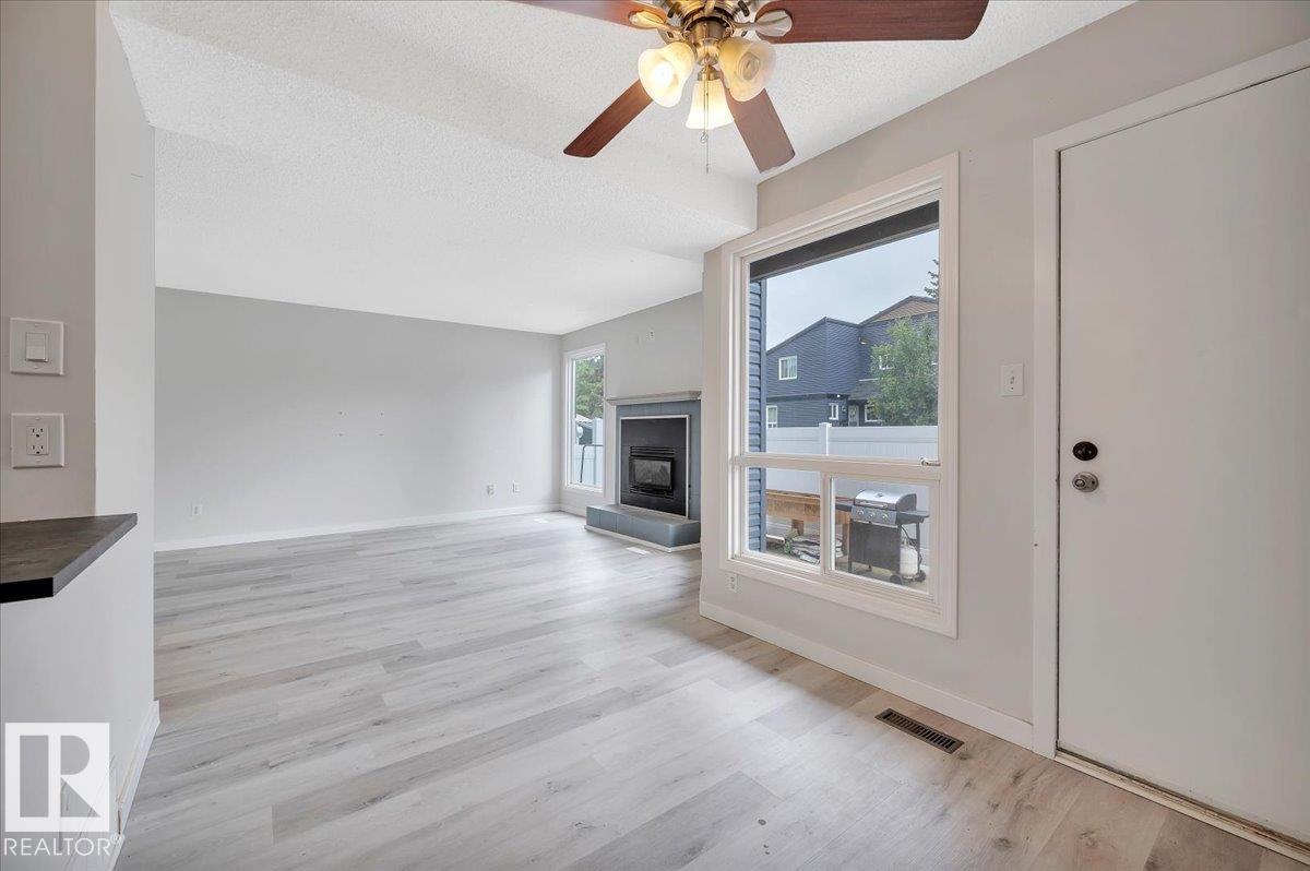Photo 6 of 3540 42 St Nw, Edmonton AB