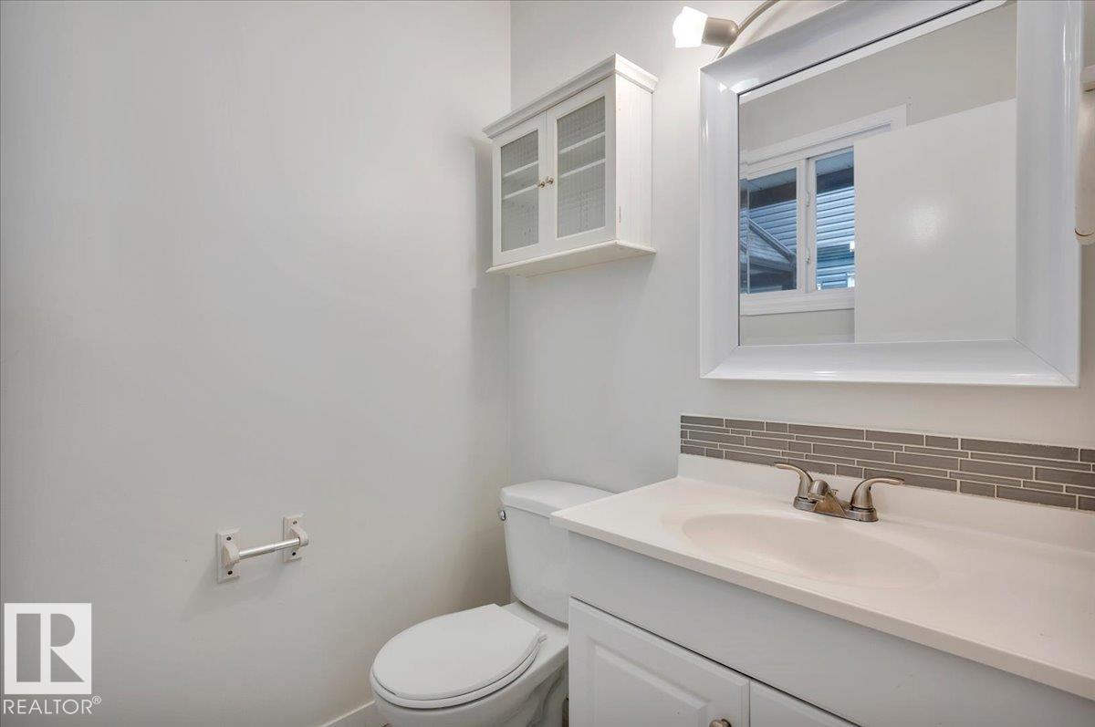 Photo 2 of 3540 42 St Nw, Edmonton AB