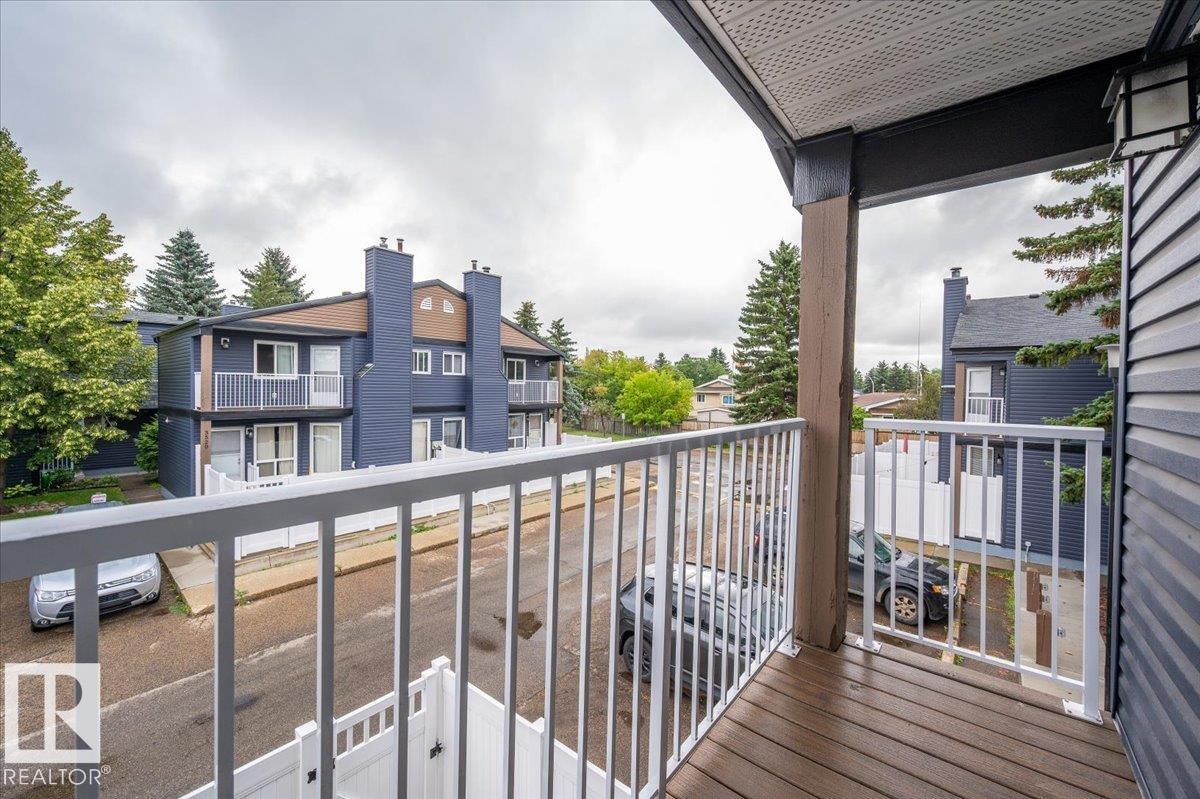 Photo 8 of 3540 42 St Nw, Edmonton AB