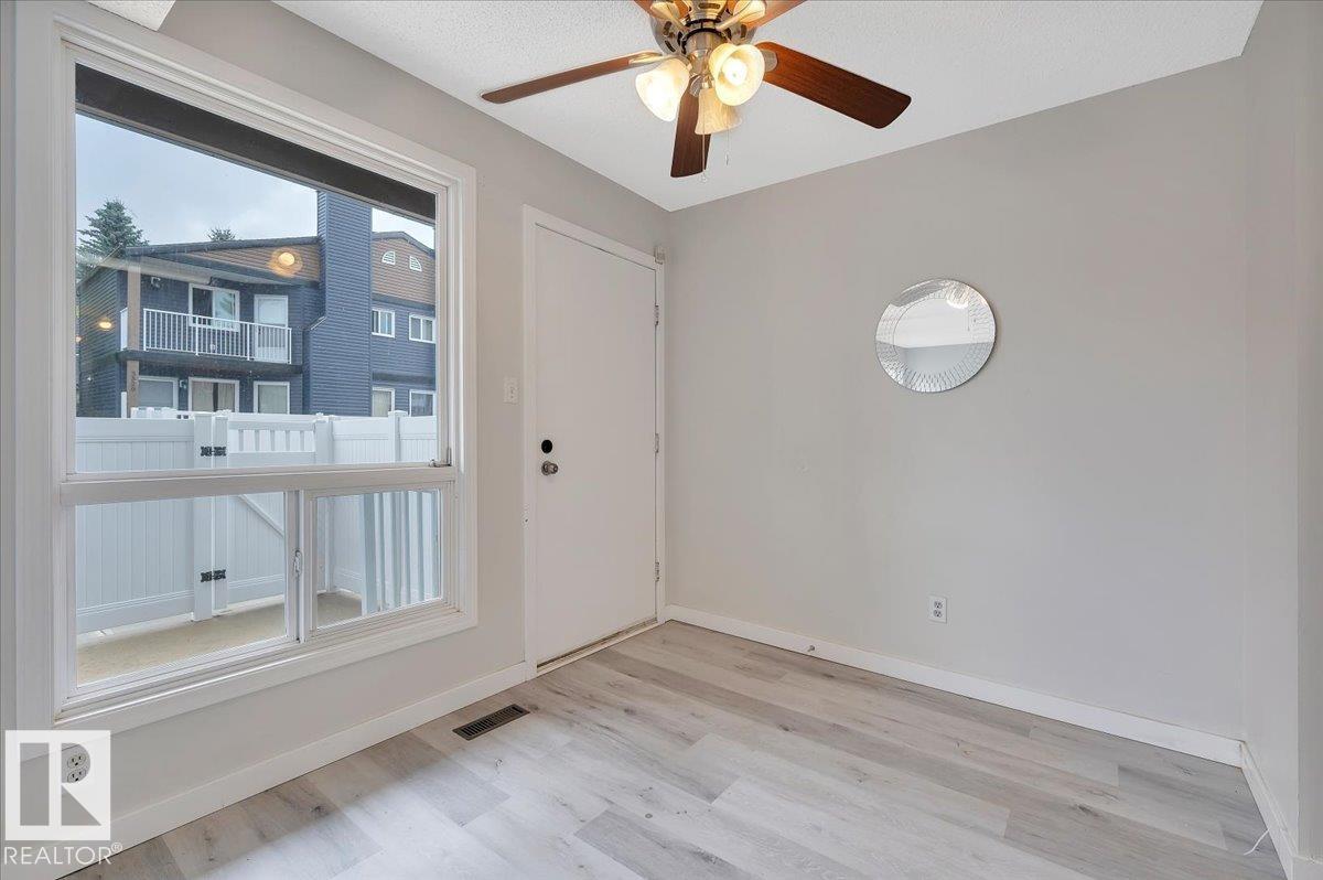 Photo 14 of 3540 42 St Nw, Edmonton AB