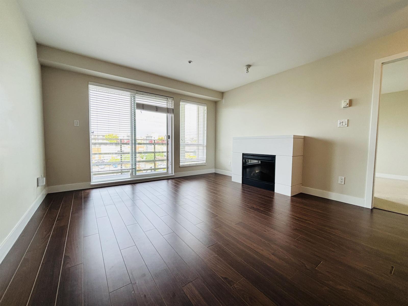 Photo 4 of 309 15775 Croydon Drive, Surrey BC