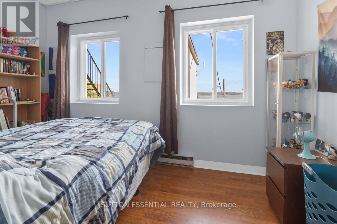 Photo 30 of 27 King Street E, Brockville ON