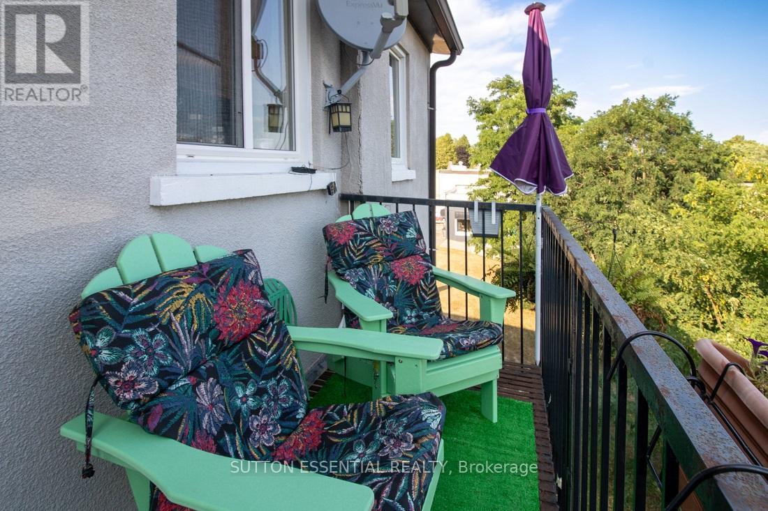 Photo 39 of 27 King Street E, Brockville ON