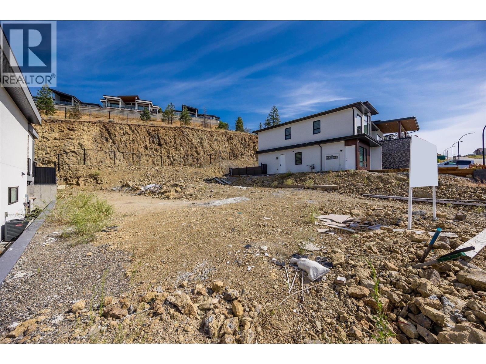  1432 Vineyard Drive, West Kelowna