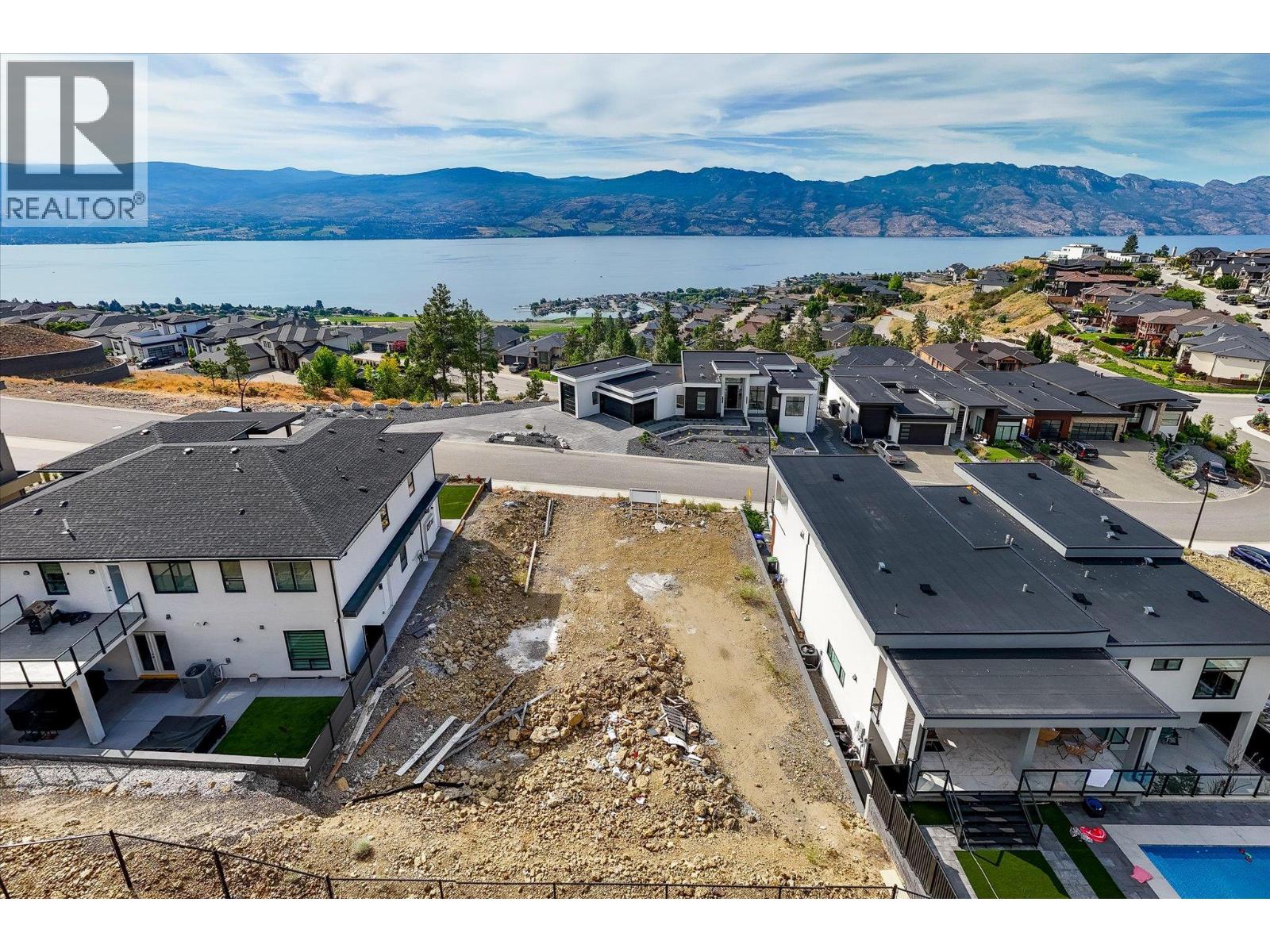  1432 Vineyard Drive, West Kelowna