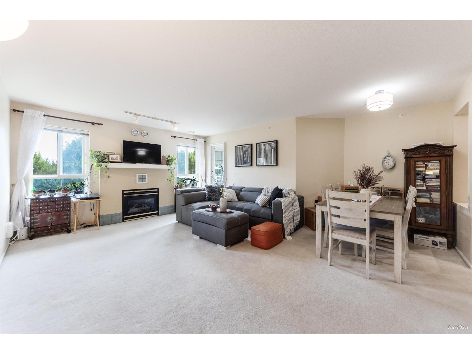 Photo 2 of 318 19750 64 Avenue, Langley BC