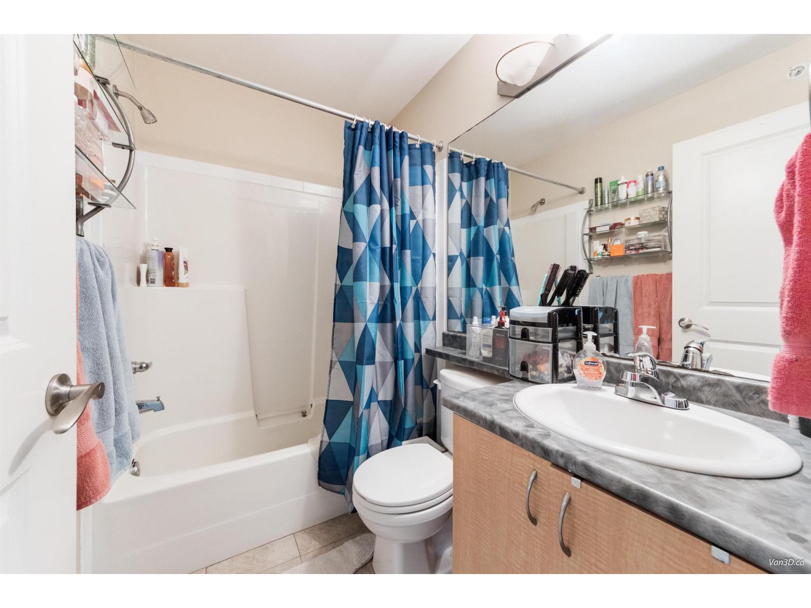 Photo 22 of 29 5388 201 A Street, Langley BC