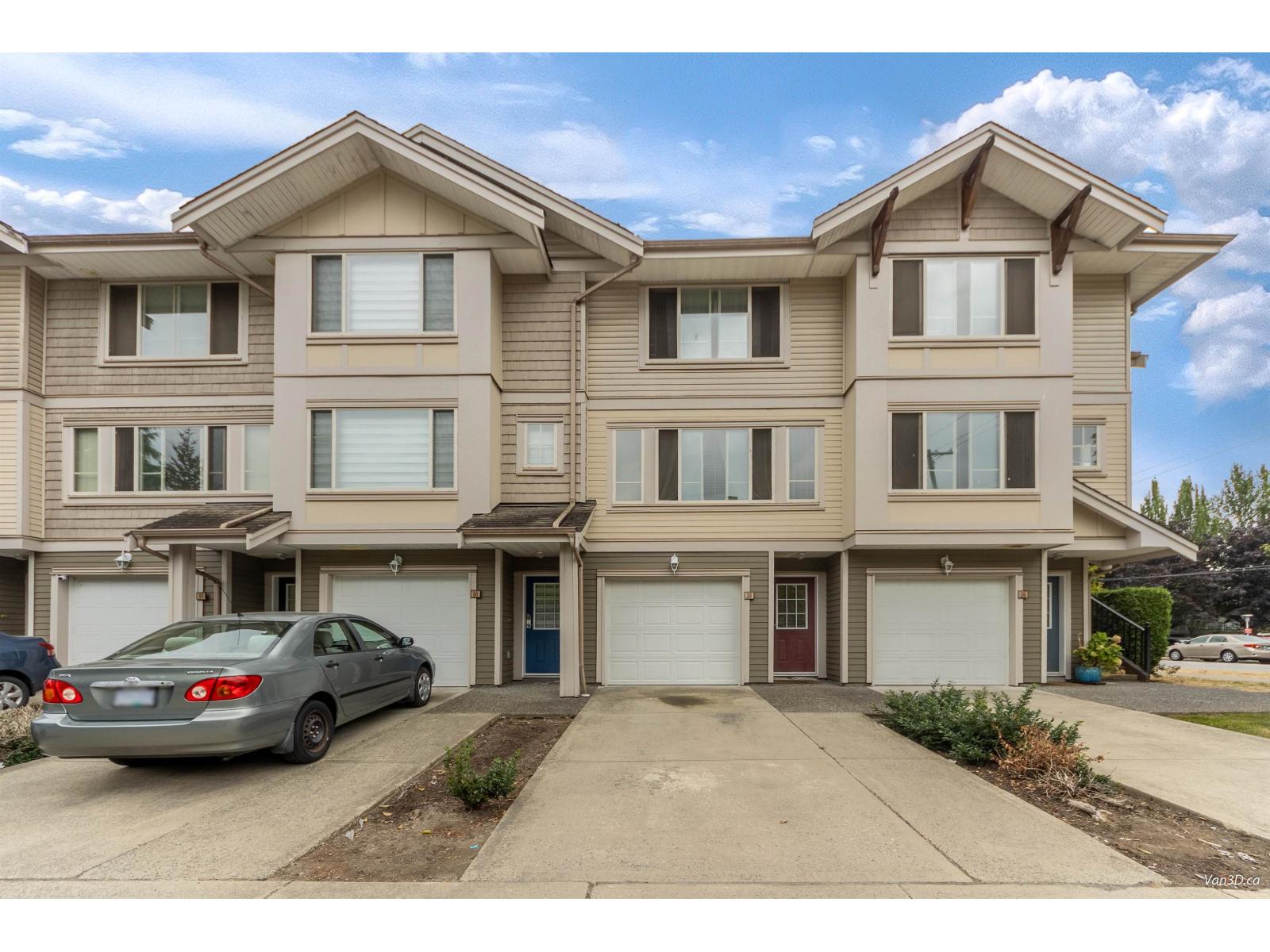 Photo 1 of 29 5388 201 A Street, Langley BC