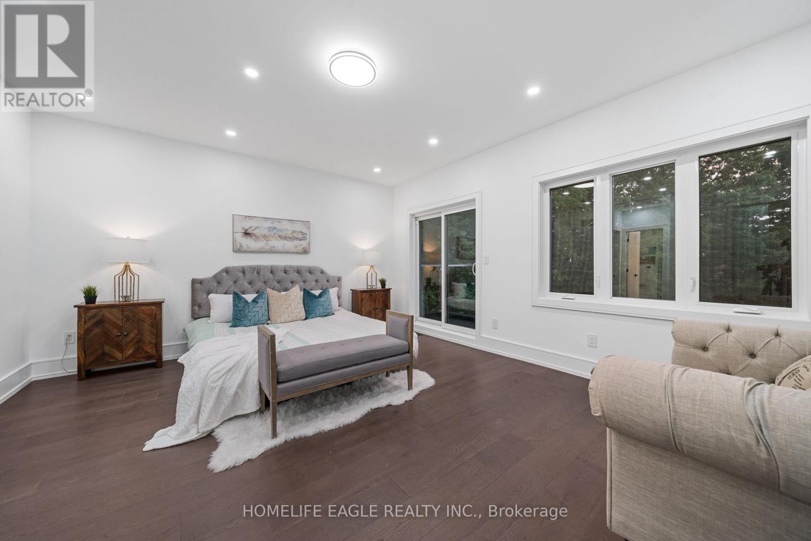Photo 14 of 11 Glen Muir Drive, Toronto ON