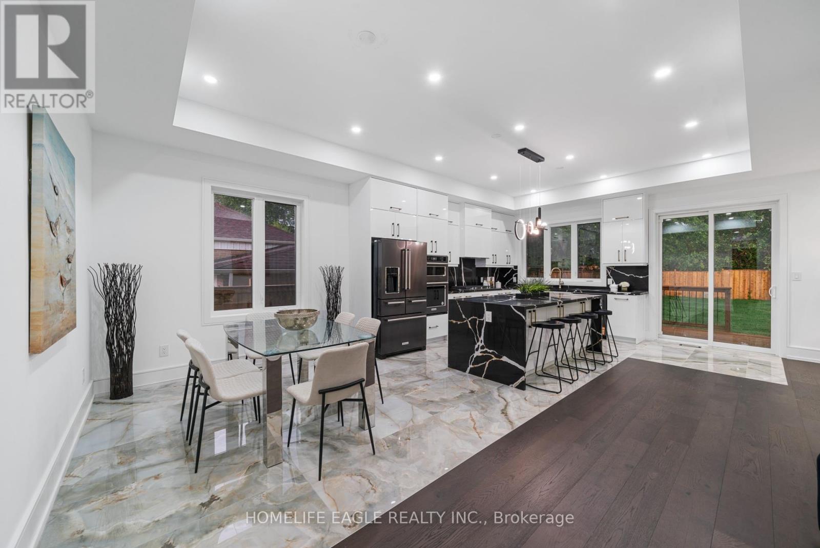Photo 4 of 11 Glen Muir Drive, Toronto ON