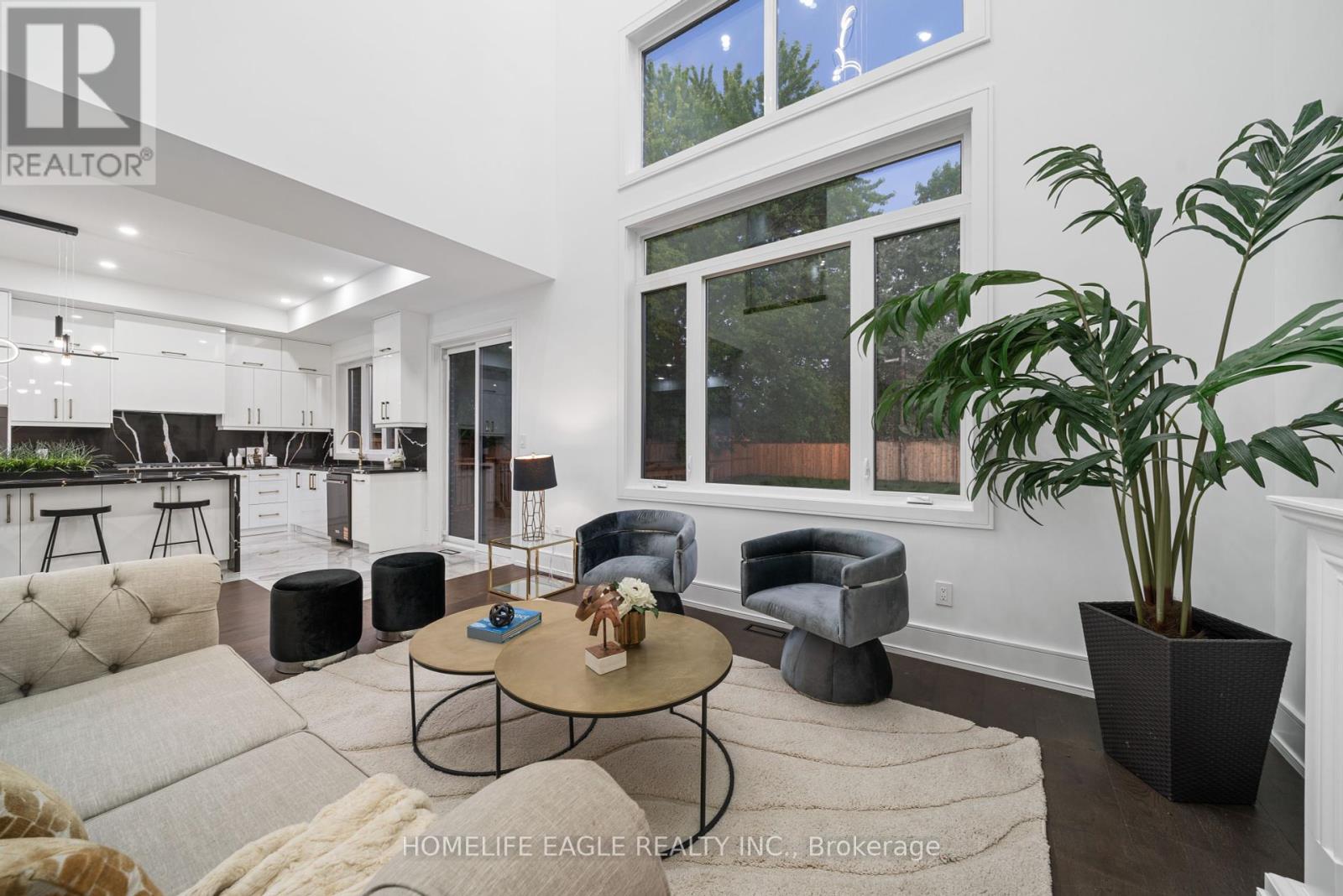 Photo 8 of 11 Glen Muir Drive, Toronto ON