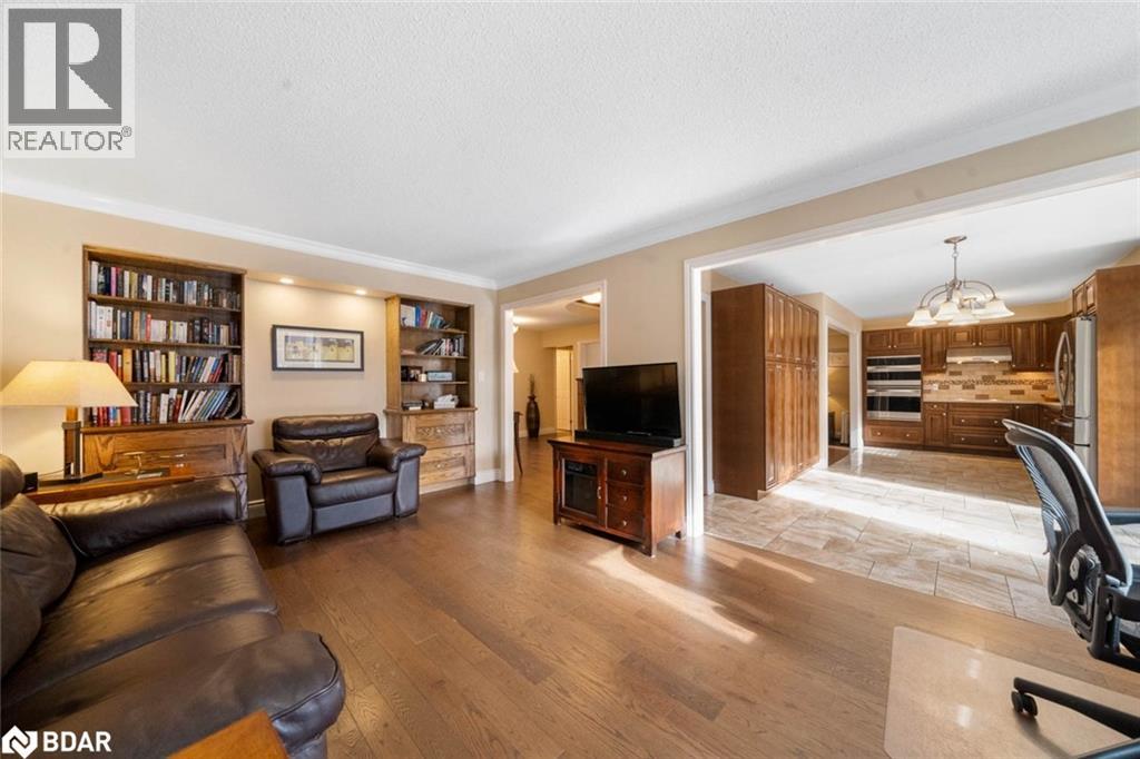 Photo 9 of 456 St Vincent Street, Barrie ON