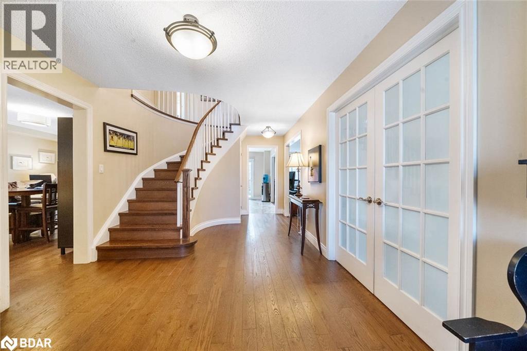 Photo 4 of 456 St Vincent Street, Barrie ON