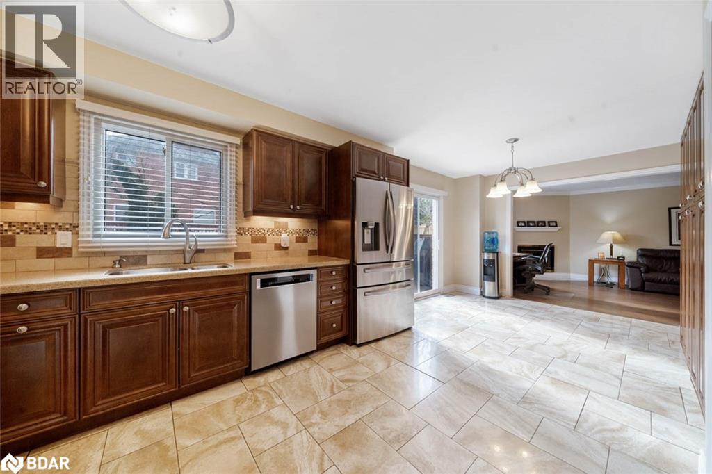 Photo 12 of 456 St Vincent Street, Barrie ON
