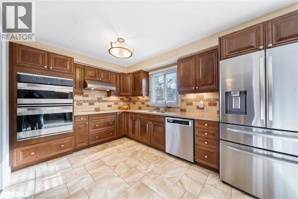 Photo 11 of 456 St Vincent Street, Barrie ON