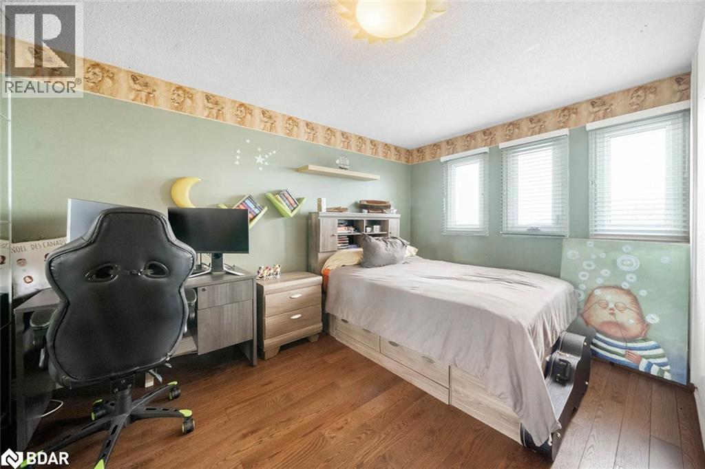 Photo 24 of 456 St Vincent Street, Barrie ON