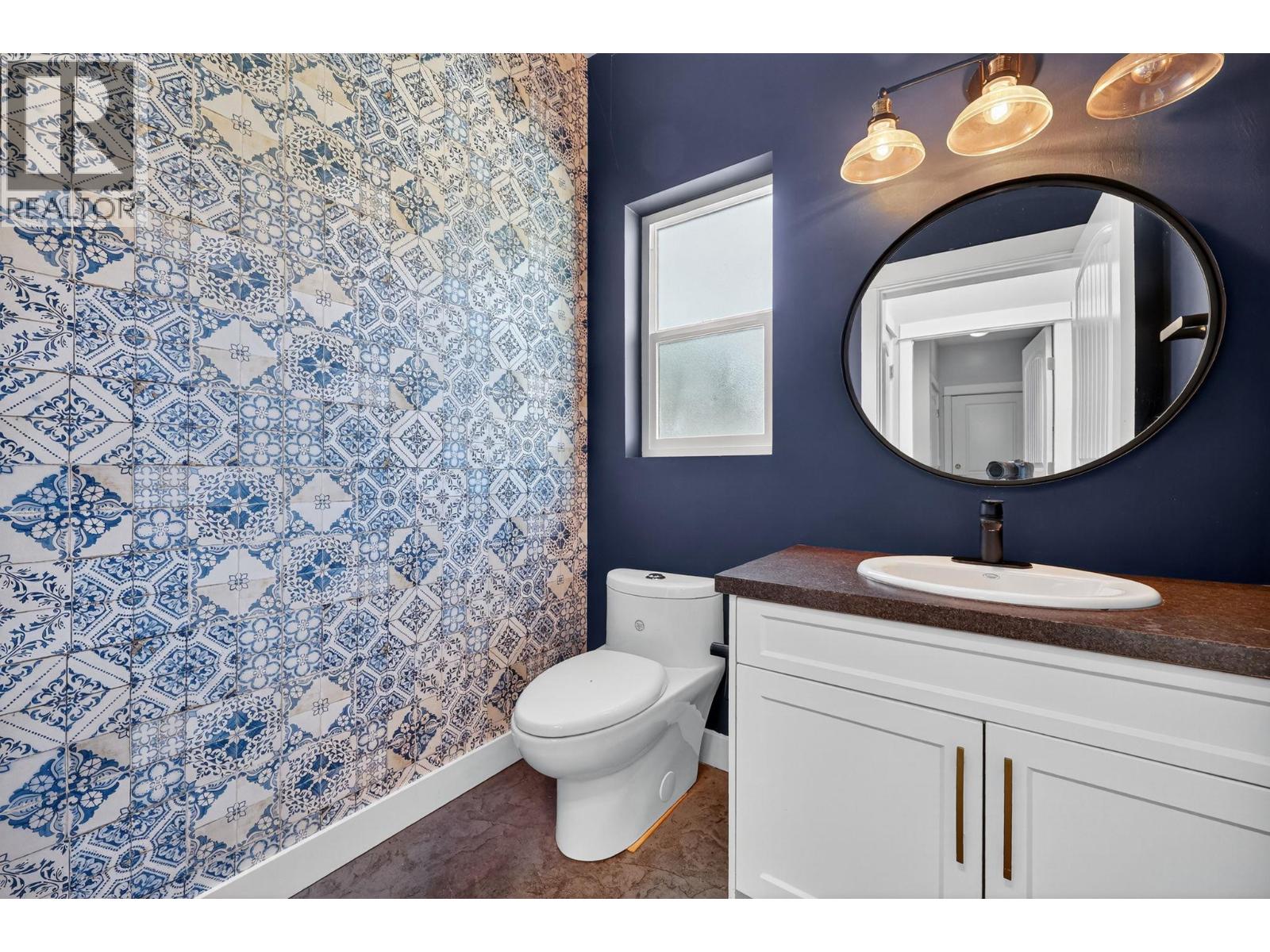 2043 Elkridge Drive, West Kelowna
