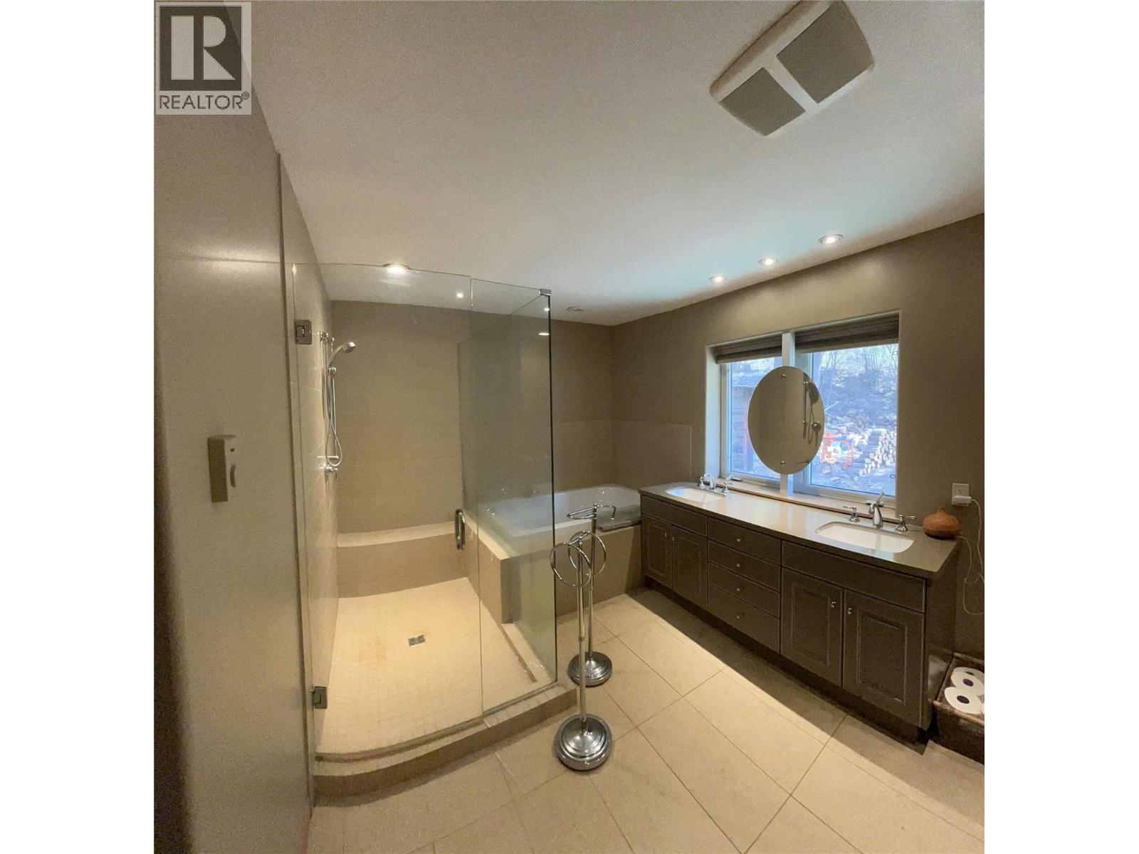 3815 33 Highway, Westbridge