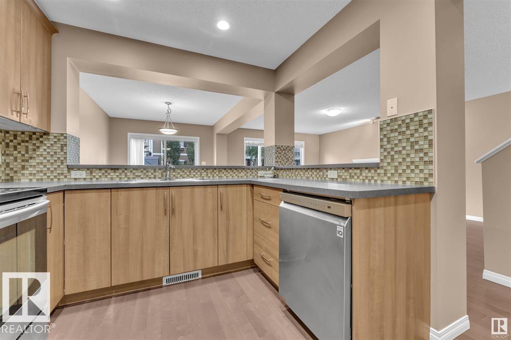 Photo 14 of 2587 Cole Cr Sw, Edmonton AB