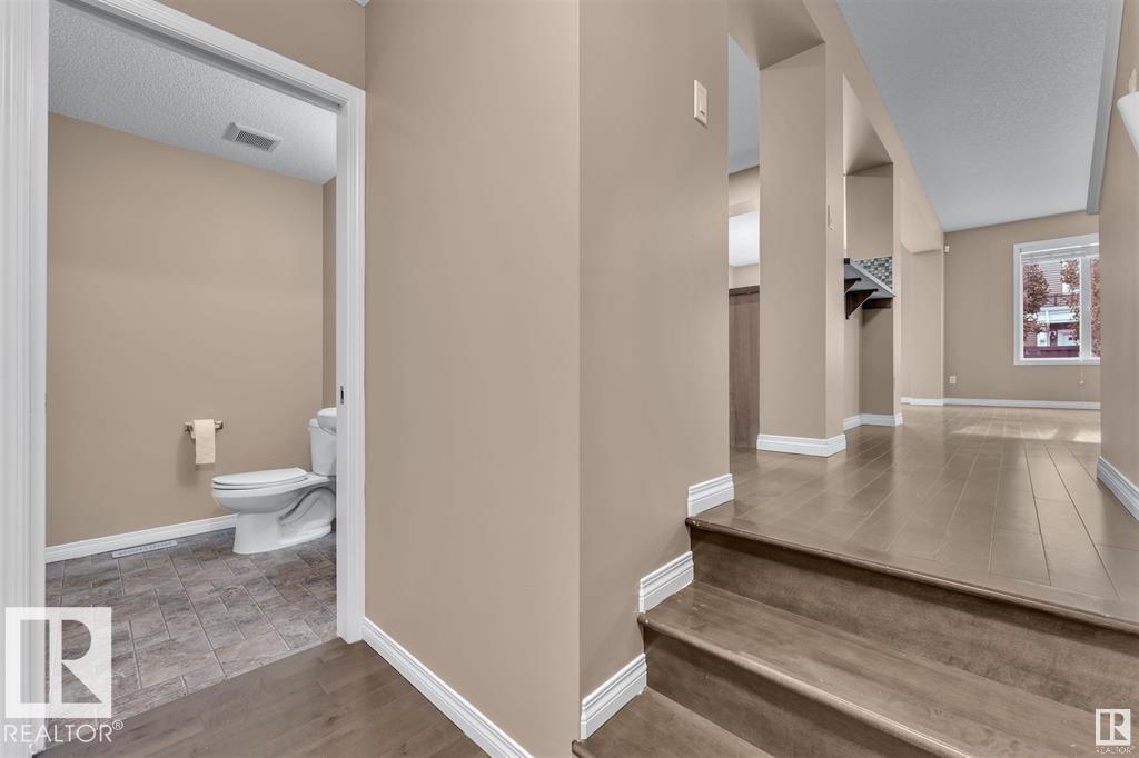 Photo 6 of 2587 Cole Cr Sw, Edmonton AB