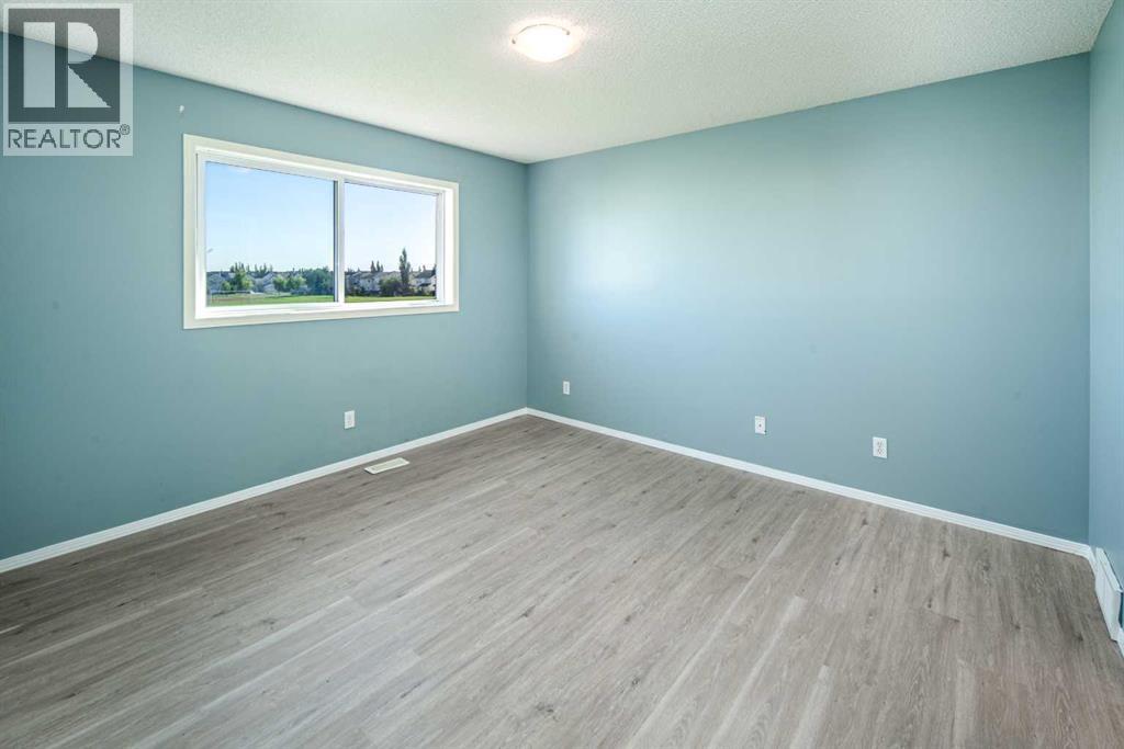 Single Family House for Sale in  Copperfield Common SE Copperfield Calgary 
