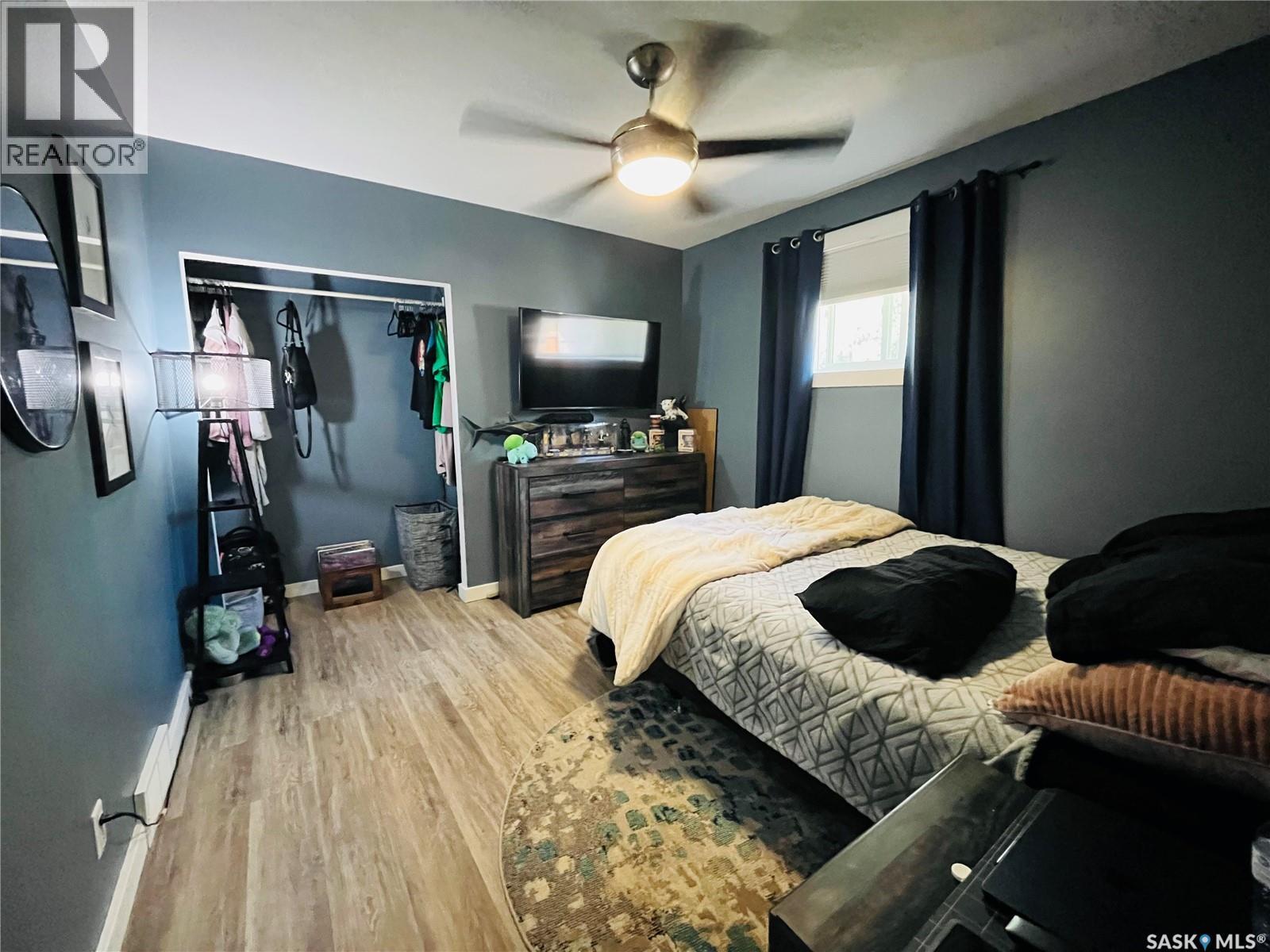Photo 1 of 103 6th Avenue Ne, Swift Current SK