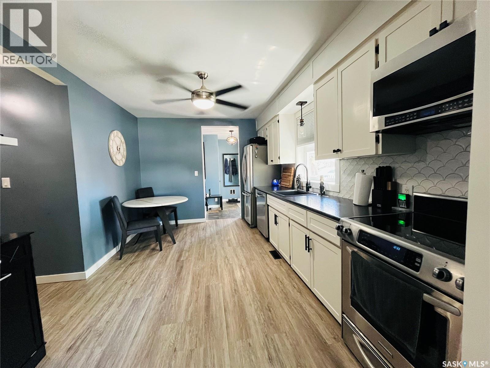 Photo 26 of 103 6th Avenue Ne, Swift Current SK