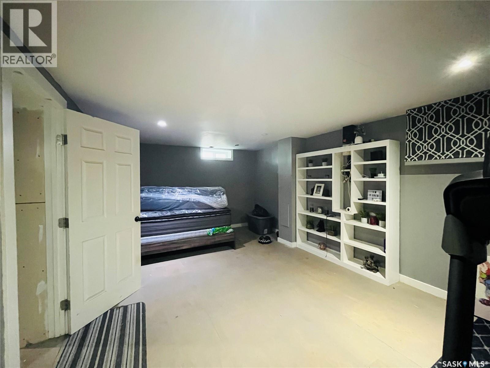 Photo 23 of 103 6th Avenue Ne, Swift Current SK