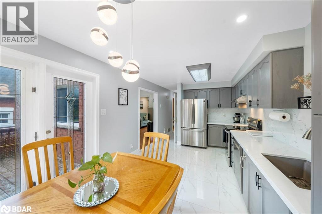 Photo 12 of 135 Victoria Street E, Alliston ON